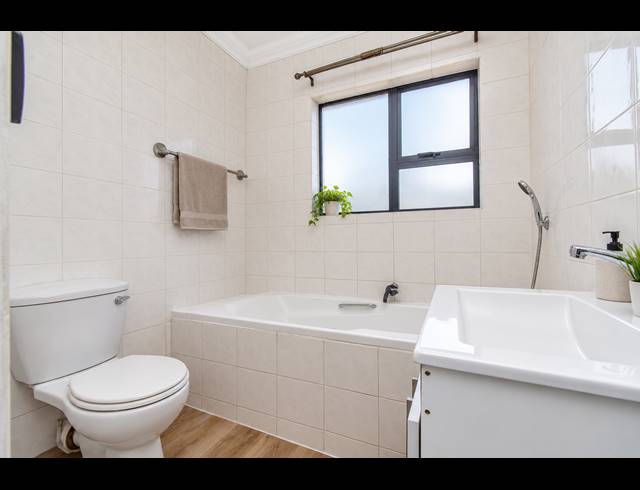 2 BEDROOM APARTMENT FOR SALE IN RANDPARK RIDGE